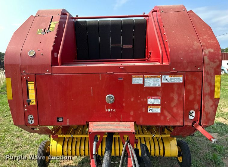image for item OC9041 New Holland BR7060  round baler