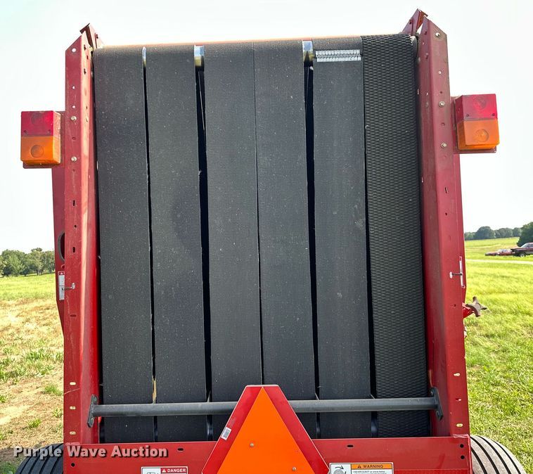 image for item OC9041 New Holland BR7060  round baler