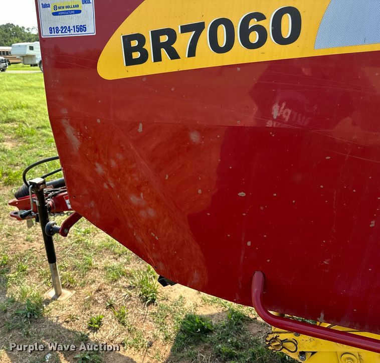image for item OC9041 New Holland BR7060  round baler
