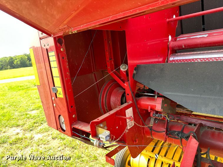 image for item OC9041 New Holland BR7060  round baler