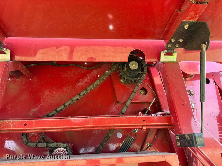 image for item OC9041 New Holland BR7060  round baler