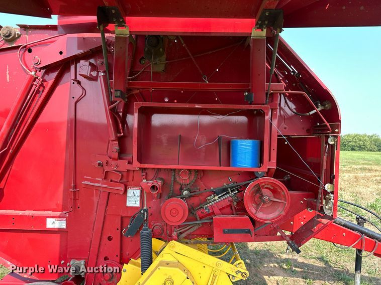 image for item OC9041 New Holland BR7060  round baler