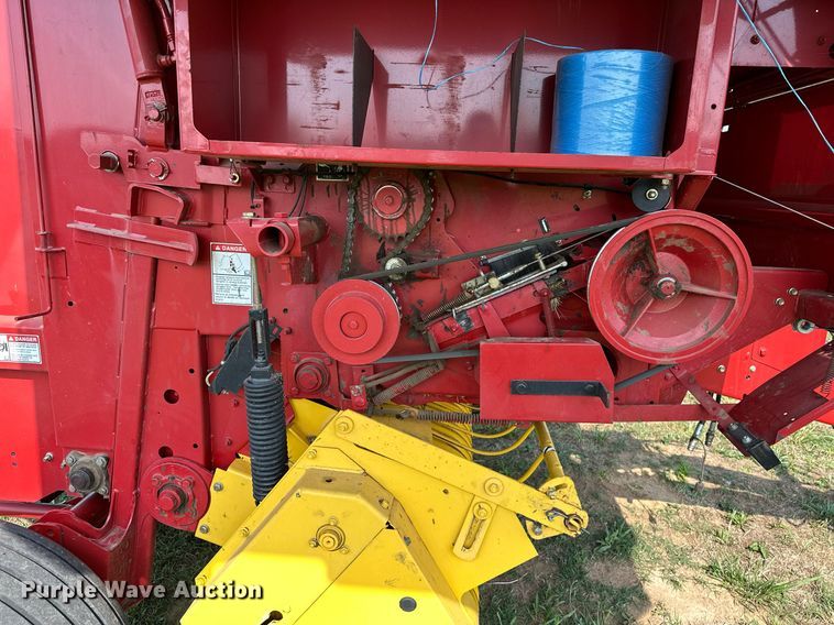 image for item OC9041 New Holland BR7060  round baler