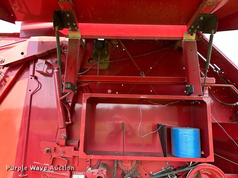 image for item OC9041 New Holland BR7060  round baler