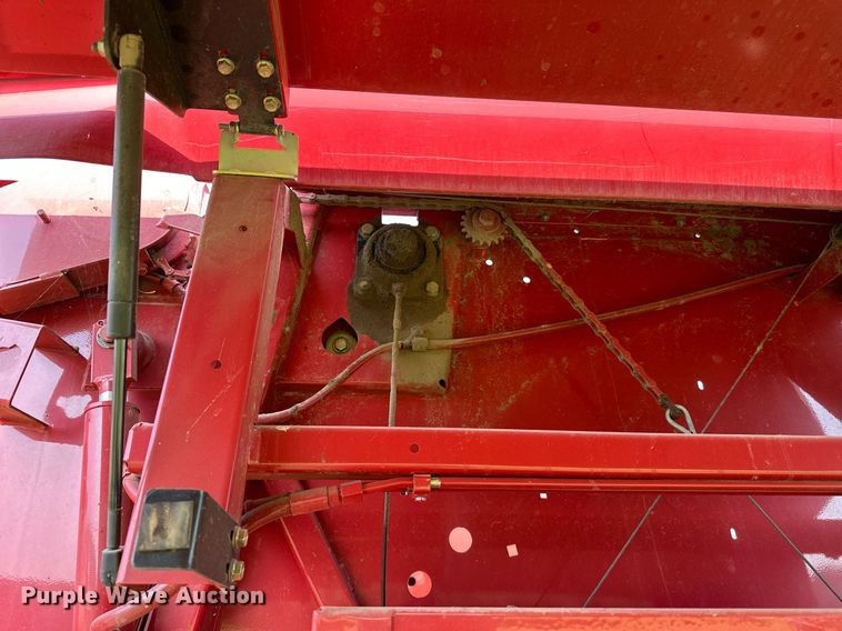 image for item OC9041 New Holland BR7060  round baler