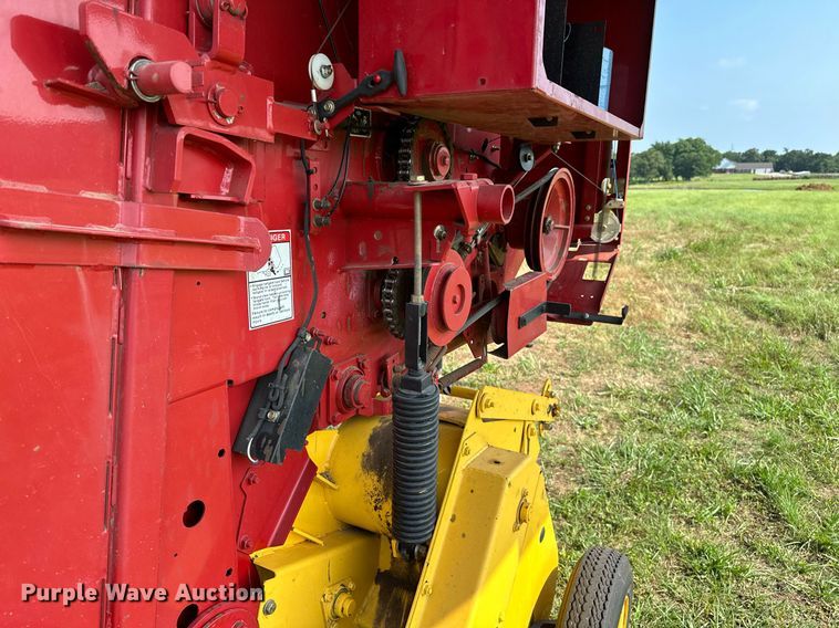image for item OC9041 New Holland BR7060  round baler
