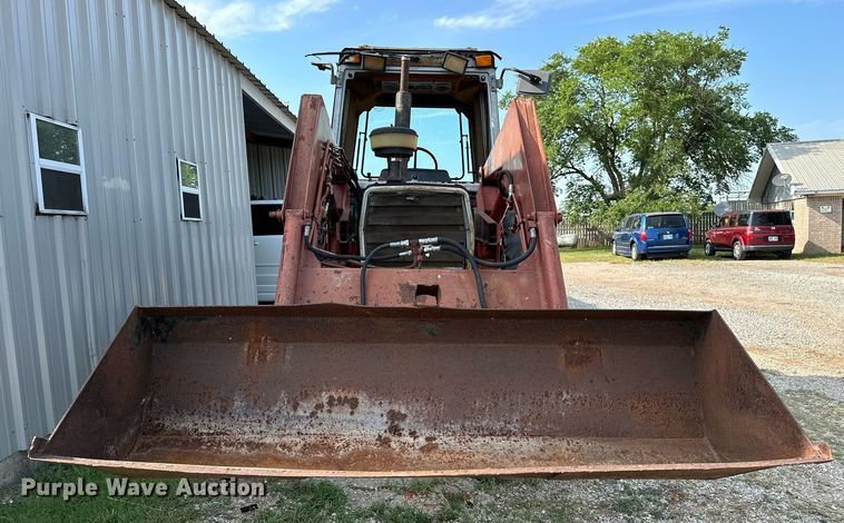 image for item OC9080 1983 Massey Ferguson 690  tractor