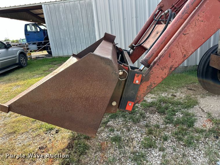 image for item OC9080 1983 Massey Ferguson 690  tractor