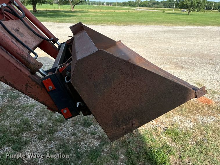 image for item OC9080 1983 Massey Ferguson 690  tractor