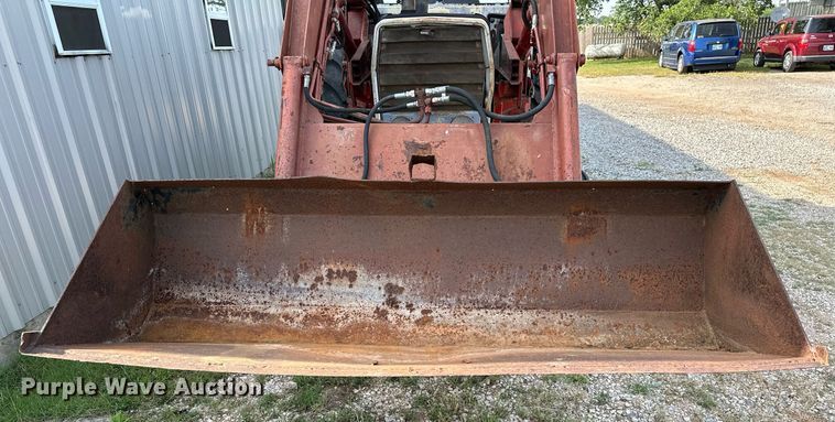 image for item OC9080 1983 Massey Ferguson 690  tractor