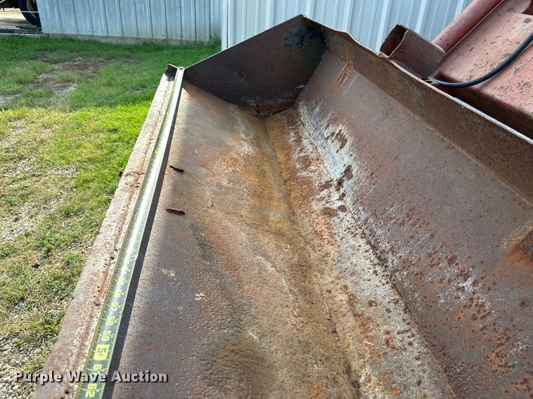 image for item OC9080 1983 Massey Ferguson 690  tractor