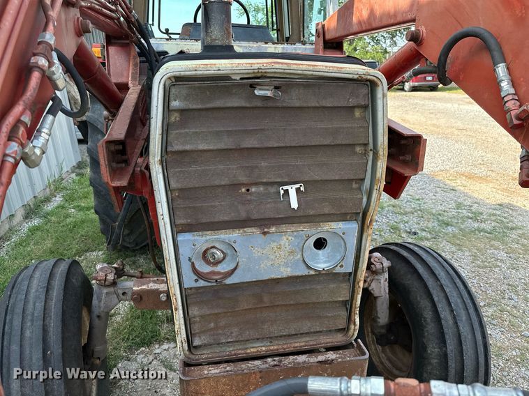 image for item OC9080 1983 Massey Ferguson 690  tractor