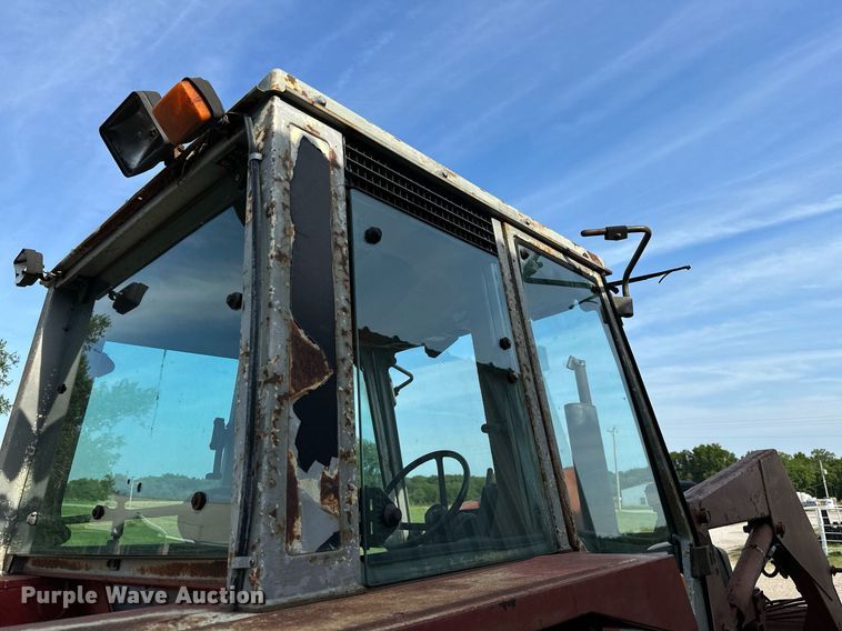 image for item OC9080 1983 Massey Ferguson 690  tractor