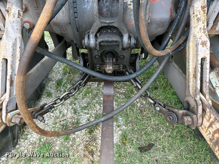 image for item OC9080 1983 Massey Ferguson 690  tractor