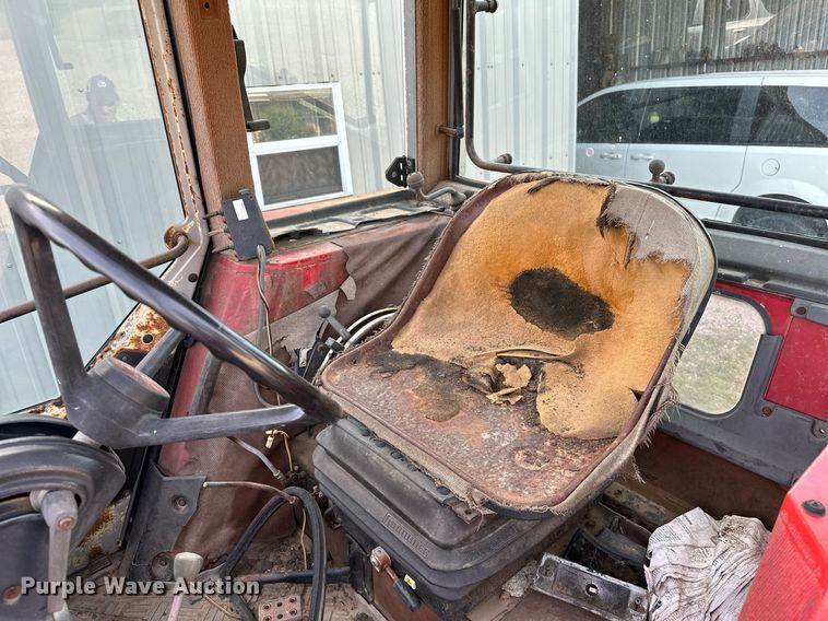 image for item OC9080 1983 Massey Ferguson 690  tractor