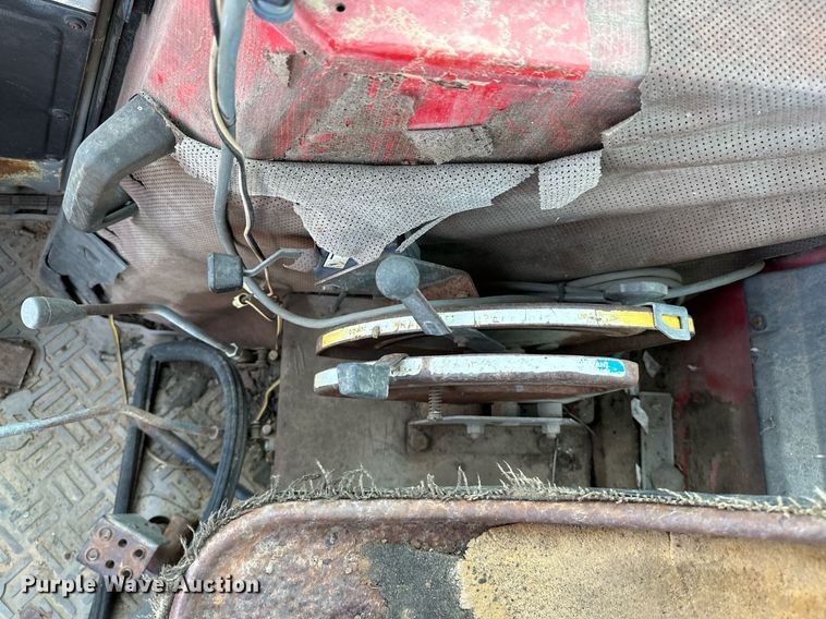 image for item OC9080 1983 Massey Ferguson 690  tractor