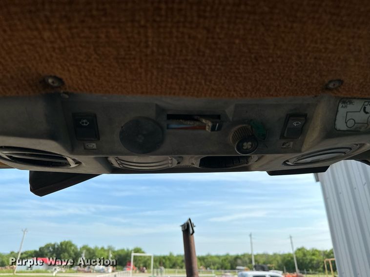 image for item OC9080 1983 Massey Ferguson 690  tractor