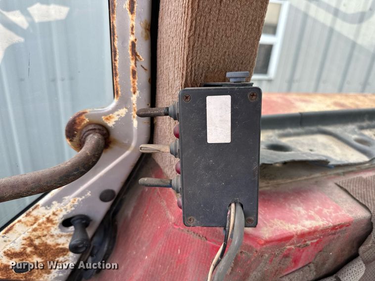 image for item OC9080 1983 Massey Ferguson 690  tractor