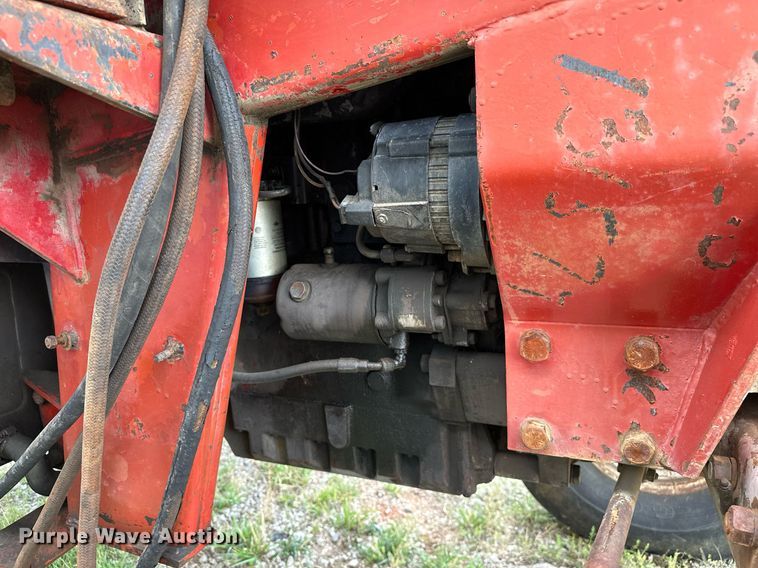 image for item OC9080 1983 Massey Ferguson 690  tractor