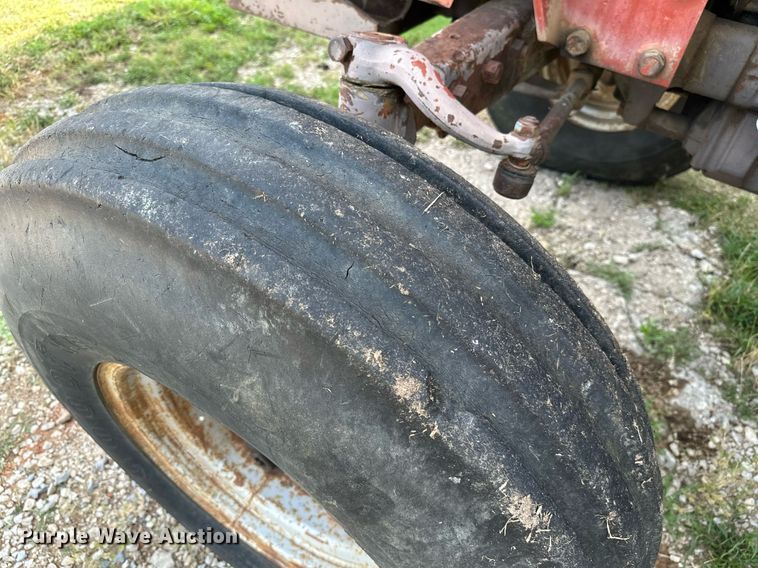 image for item OC9080 1983 Massey Ferguson 690  tractor