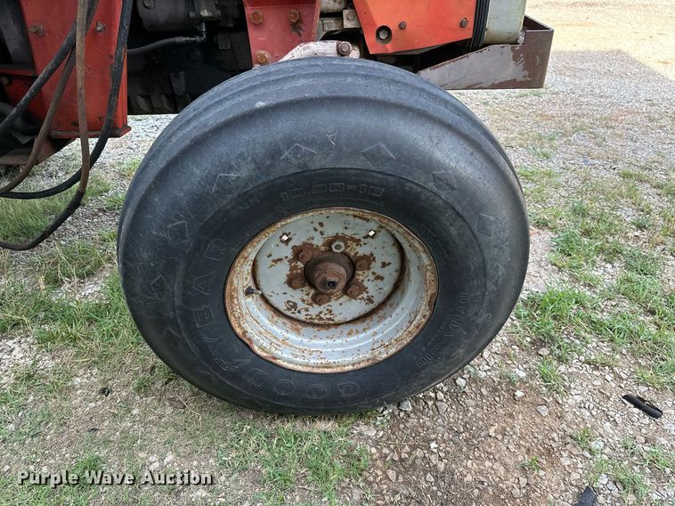 image for item OC9080 1983 Massey Ferguson 690  tractor