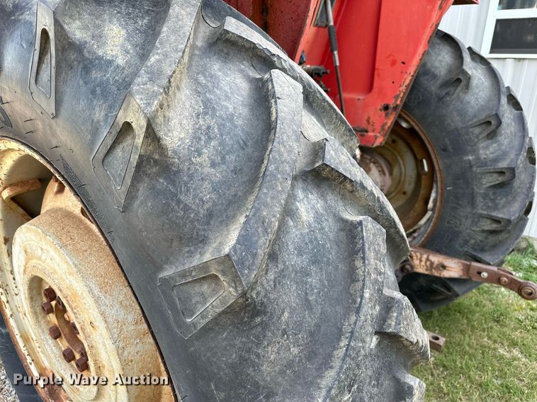 image for item OC9080 1983 Massey Ferguson 690  tractor