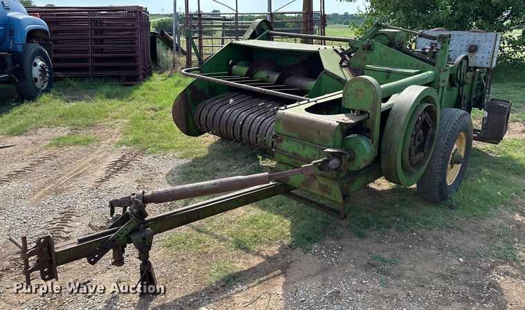image for item OC9081 John Deere 214  small square baler