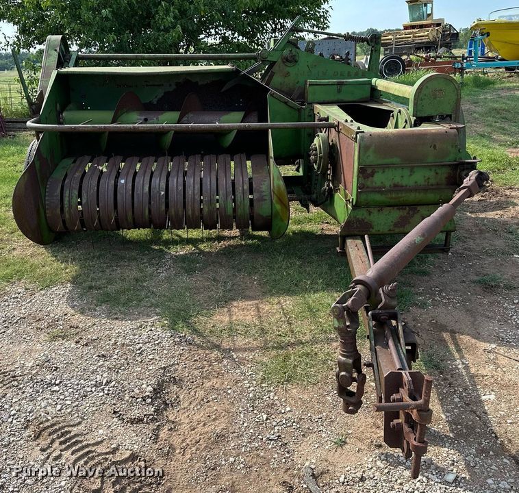 image for item OC9081 John Deere 214  small square baler