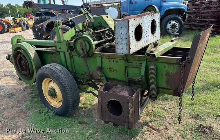 image for item OC9081 John Deere 214  small square baler