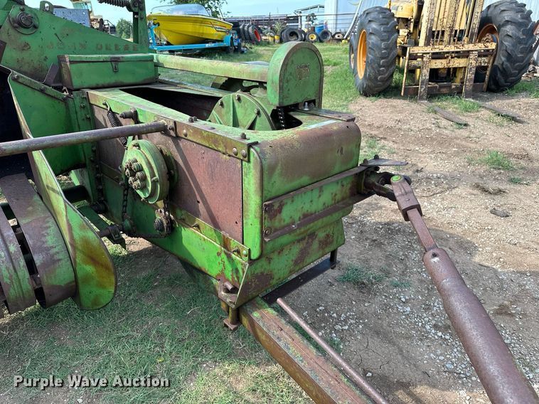 image for item OC9081 John Deere 214  small square baler