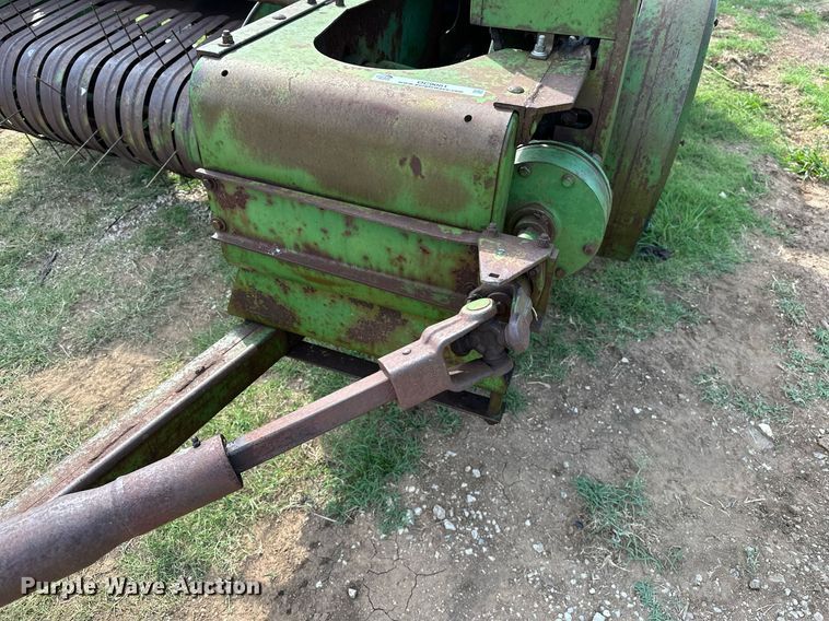 image for item OC9081 John Deere 214  small square baler