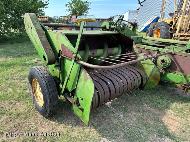 image for item OC9081 John Deere 214  small square baler
