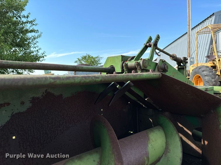 image for item OC9081 John Deere 214  small square baler