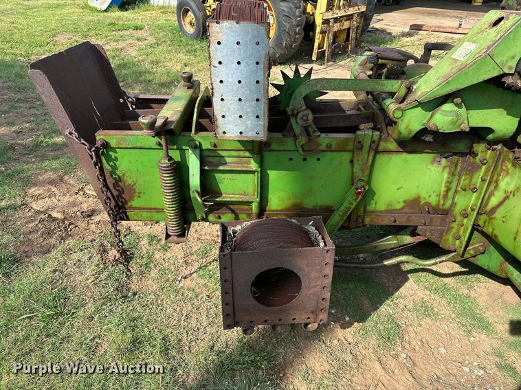 image for item OC9081 John Deere 214  small square baler