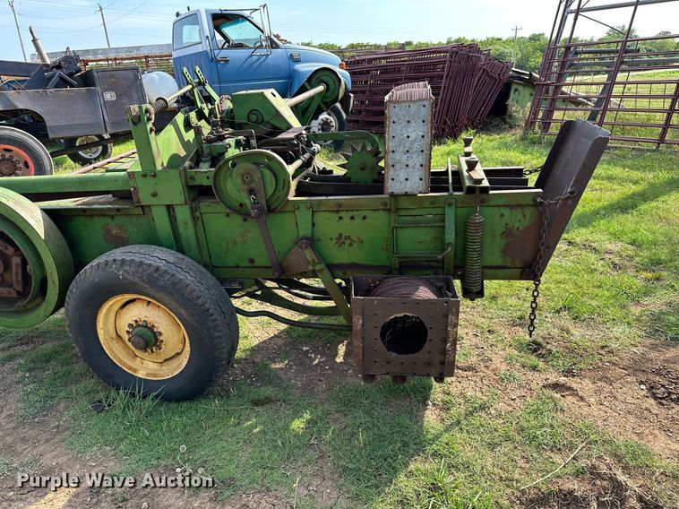 image for item OC9081 John Deere 214  small square baler