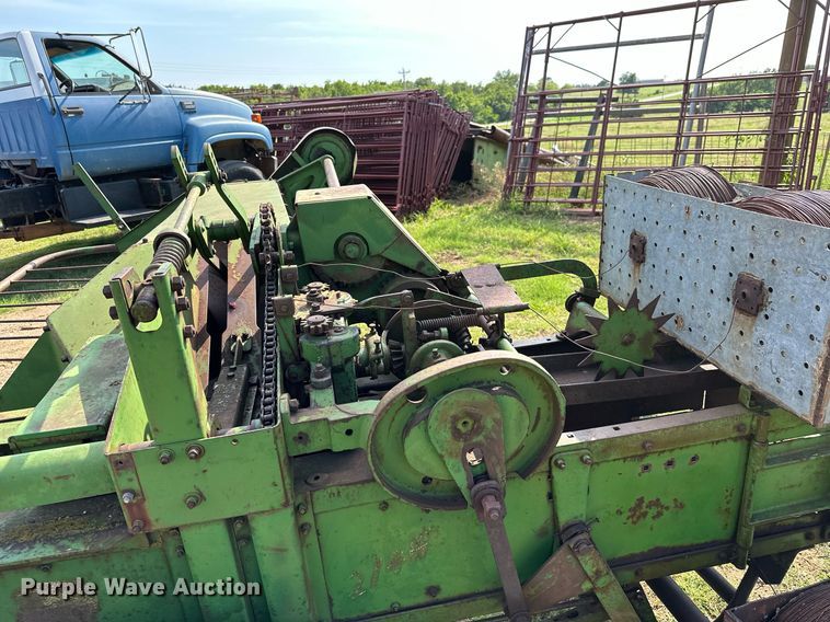 image for item OC9081 John Deere 214  small square baler