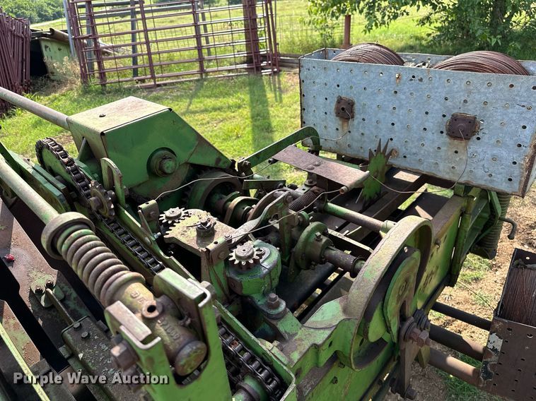 image for item OC9081 John Deere 214  small square baler