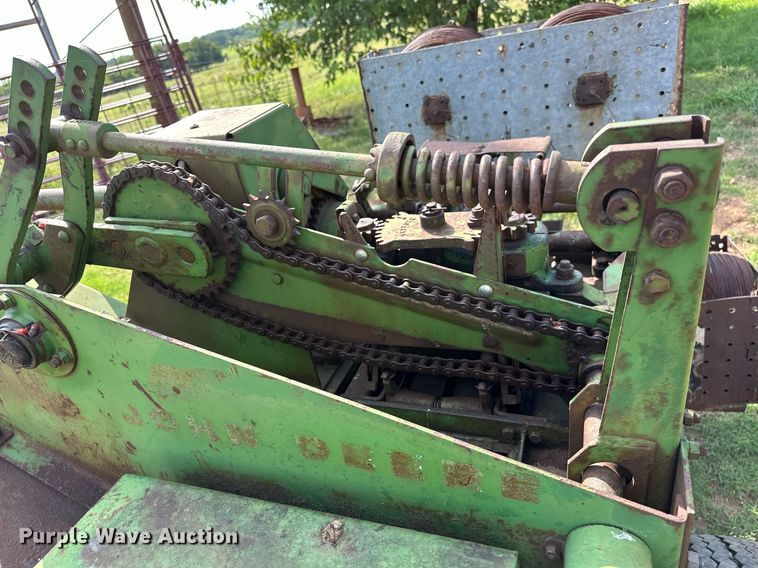 image for item OC9081 John Deere 214  small square baler