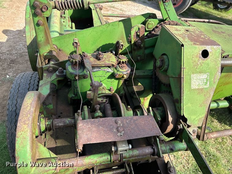 image for item OC9081 John Deere 214  small square baler