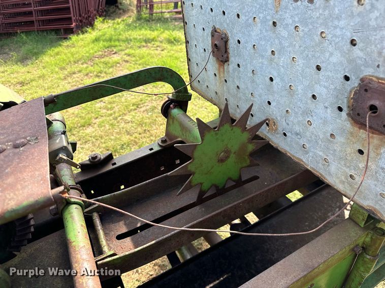 image for item OC9081 John Deere 214  small square baler