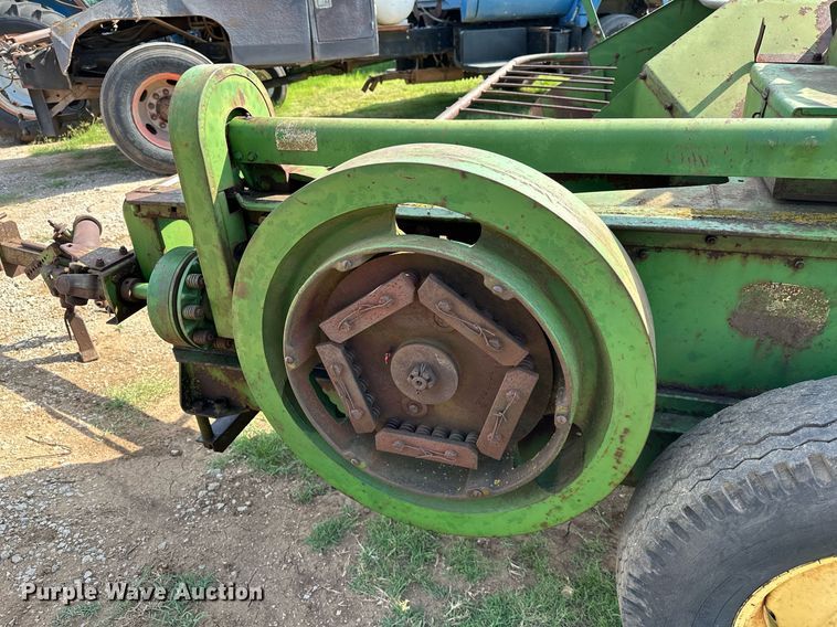 image for item OC9081 John Deere 214  small square baler