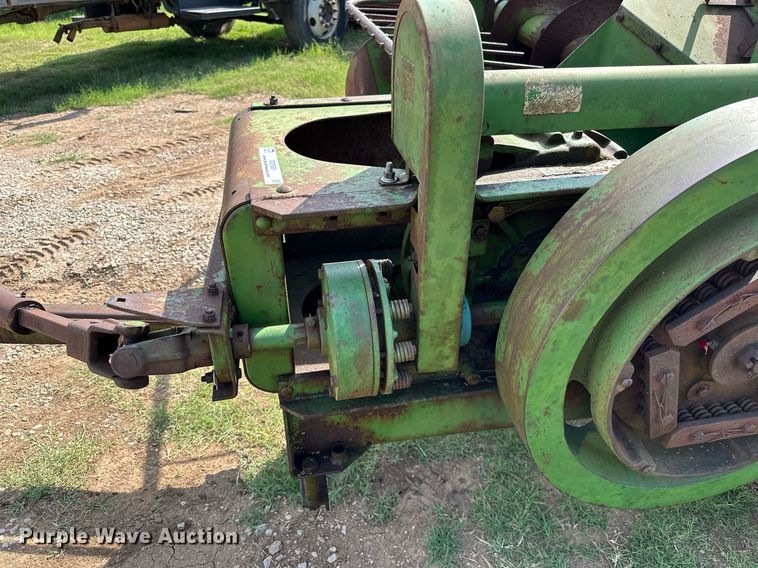 image for item OC9081 John Deere 214  small square baler