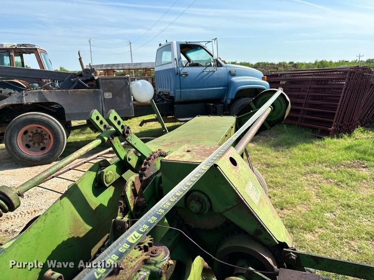 image for item OC9081 John Deere 214  small square baler