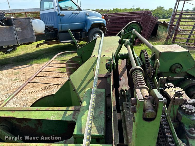 image for item OC9081 John Deere 214  small square baler