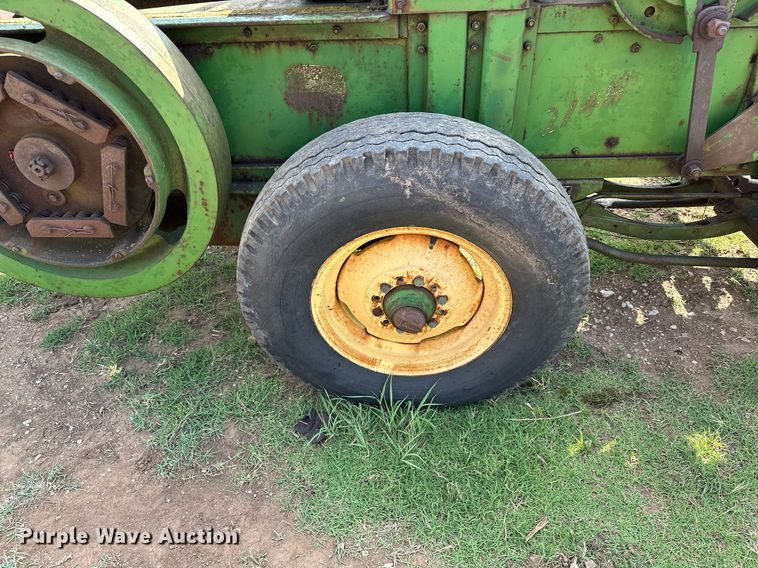 image for item OC9081 John Deere 214  small square baler