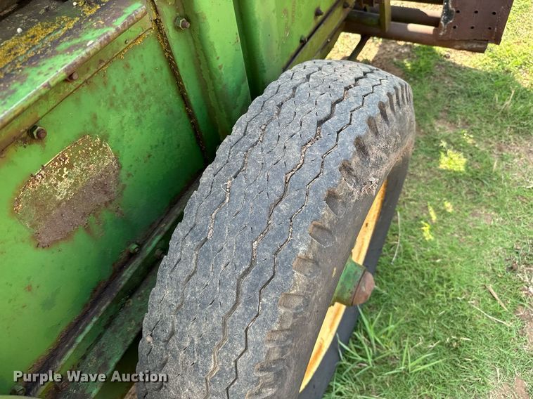 image for item OC9081 John Deere 214  small square baler