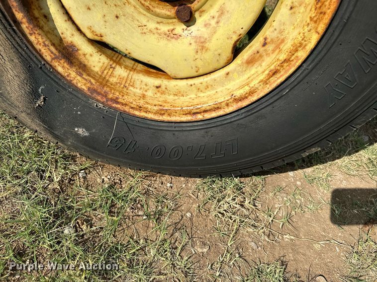 image for item OC9081 John Deere 214  small square baler