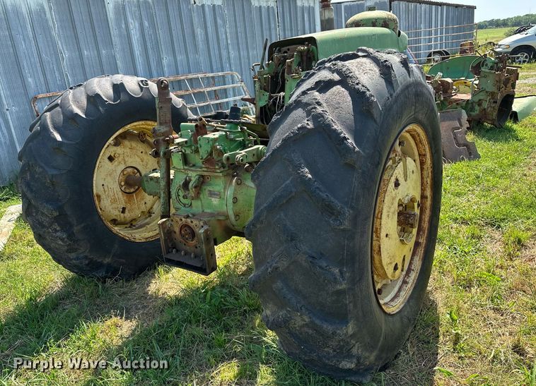 image for item OC9083 (2) John Deere tractors