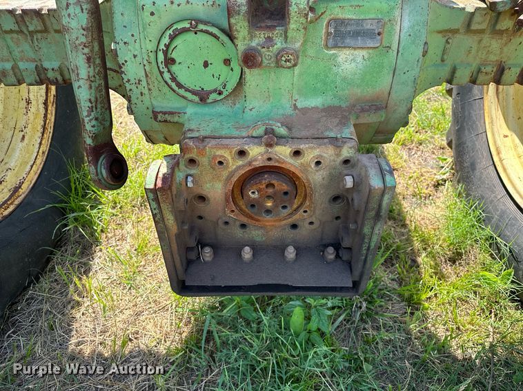 image for item OC9083 (2) John Deere tractors