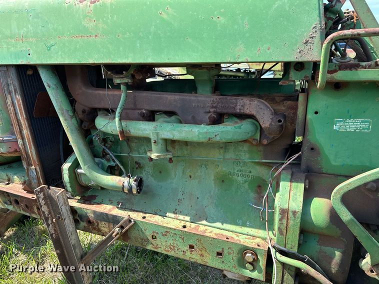 image for item OC9083 (2) John Deere tractors